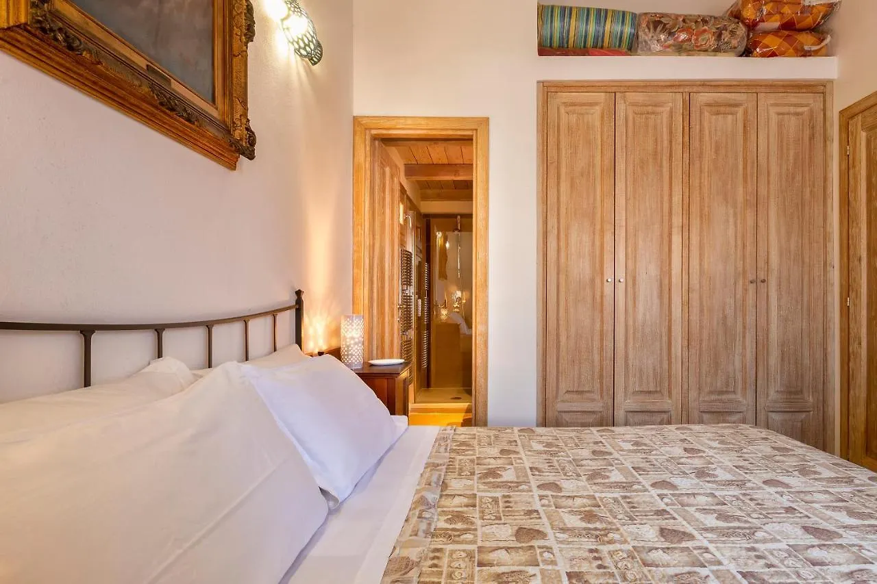 Apartment Casa Ferret. Appartamento Nel Cuore Di Alghero Italy