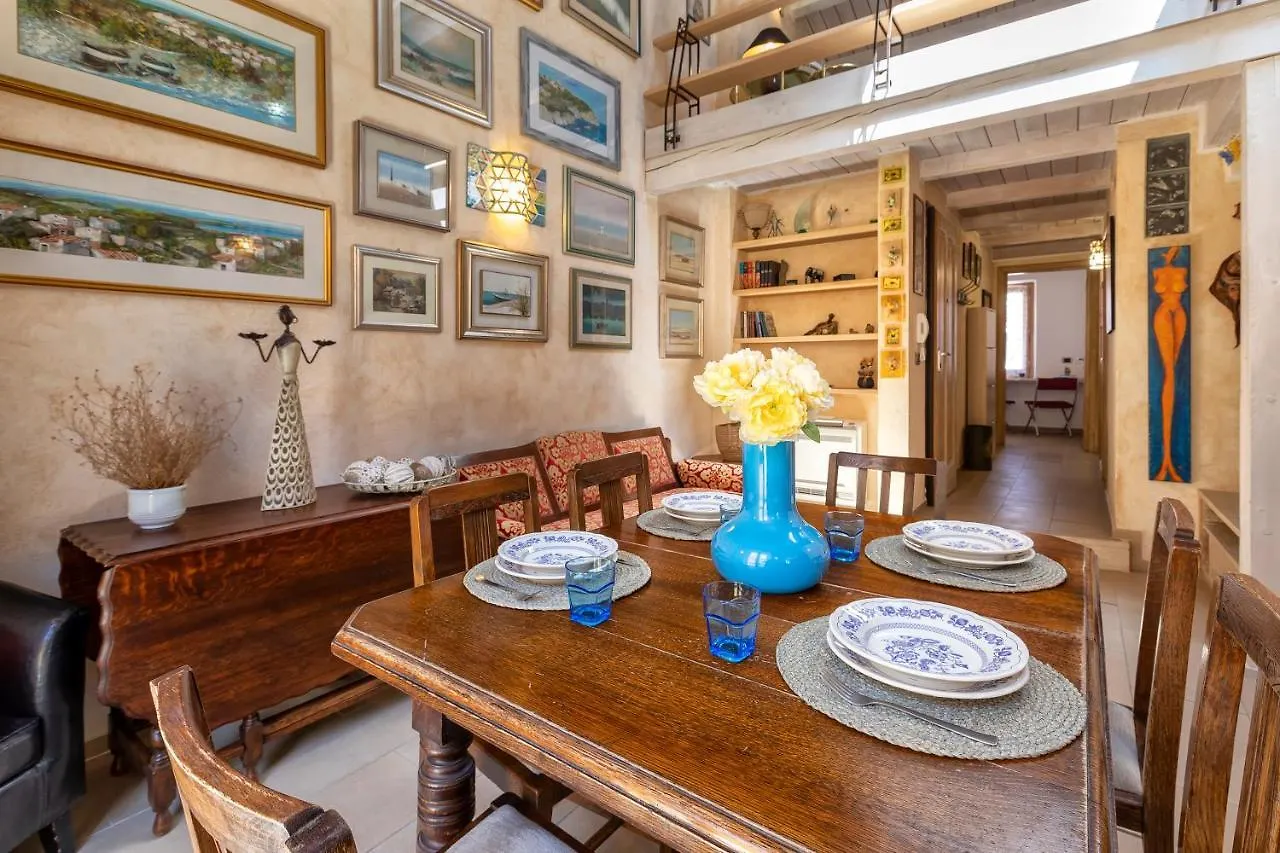 Casa Ferret. Appartamento Nel Cuore Di Alghero Italy